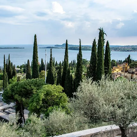 Teseo House - View - Happy * Gardone Riviera